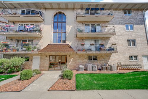 4a-6264 S Gullikson Rd, Chicago, IL, 60638-3943 | Card Image