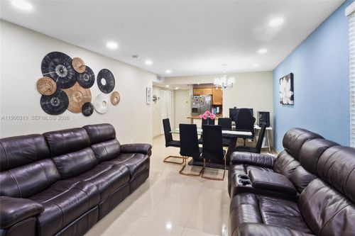 212-5665 W 20th Ave, Hialeah, FL, 33012-7530 | Card Image