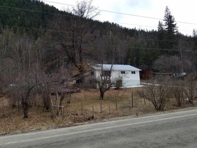 9018 Highway 6, House other with 4 bedrooms, 1 bathrooms and 4 parking in Edgewood BC | Image 3