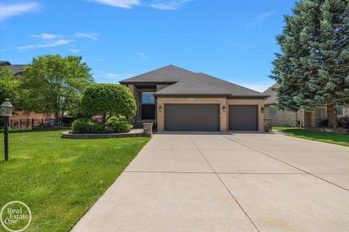 49572 Compass Point Drive, Chesterfield Township, MI, 48047 | Card Image