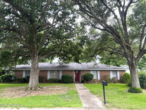 902 Myrtle St, Vidalia, LA, 71373-3835 | Card Image