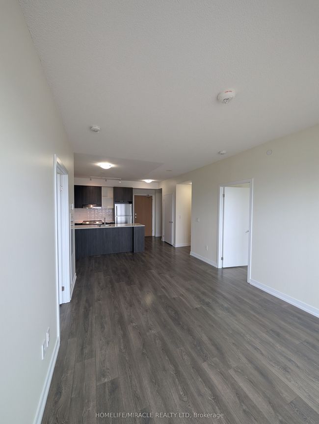 1611 - 2520 Eglinton Ave W, Condo with 3 bedrooms, 2 bathrooms and 1 parking in Mississauga ON | Image 8