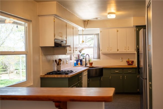 Kitchen | Image 12