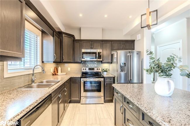 7787 Hanniwell St, House other with 3 bedrooms, 3 bathrooms and 8 parking in Niagara Falls ON | Image 24
