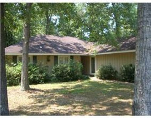 135 Oakwood Dr, Mandeville, LA, 70448-3522 | Card Image