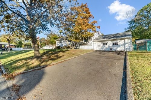 2 Overlook Ave, Little Falls, NJ, 07424-1917 | Card Image