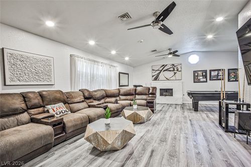 1505 Hialeah Dr, Las Vegas, NV, 89119-7628 | Card Image