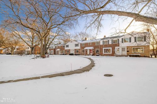 22849 Lakeshore Dr, Saint Clair Shores, MI, 48080-2580 | Card Image