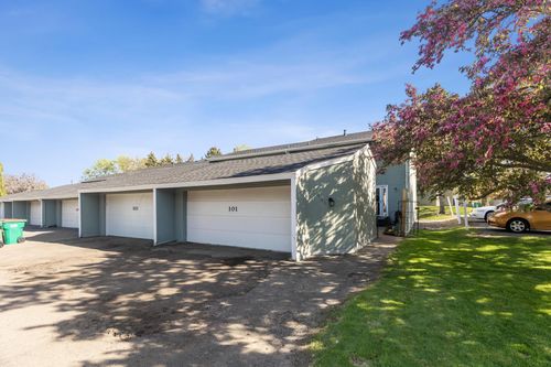 101 Canabury Ct, Little Canada, MN, 55117-1502 | Card Image