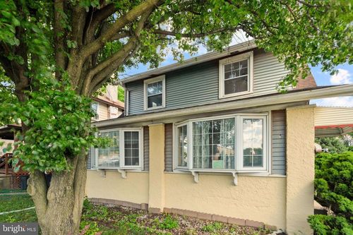 201 N Chester Pike, GLENOLDEN, PA, 19036-1424 | Card Image