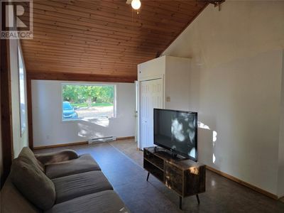 1746 Vernon St, House other with 2 bedrooms, 2 bathrooms and 12 parking in Lumby BC | Image 2