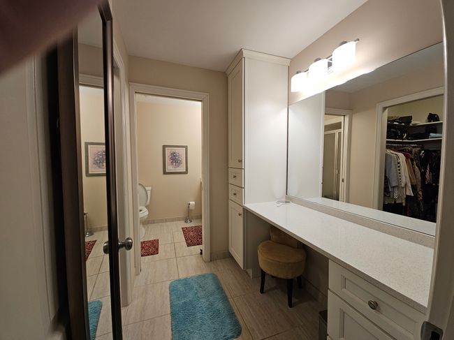 Make Up Table In Primary Bath | Image 23