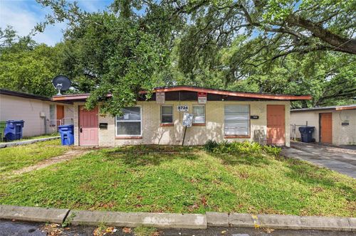 8723 & 8724 N 48th Street, TAMPA, FL, 33617 | Card Image