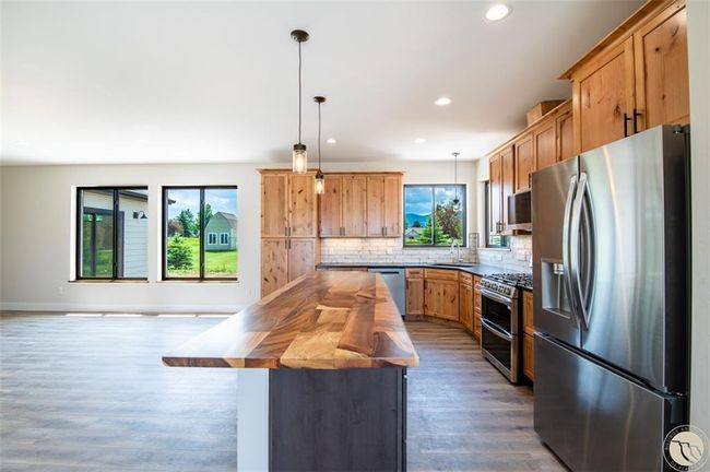 2055 Lazy J Cir, House other with 3 bedrooms, 2 bathrooms and null parking in Red Lodge MT | Image 6