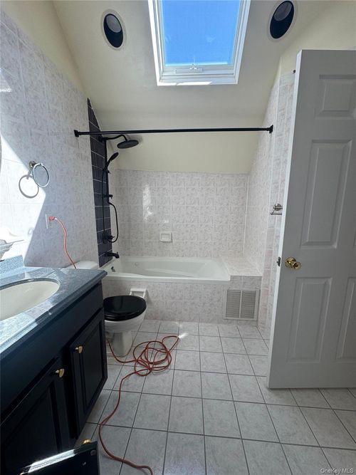 25016 41st Rd, Little Neck, NY, 11363-1713 | Card Image