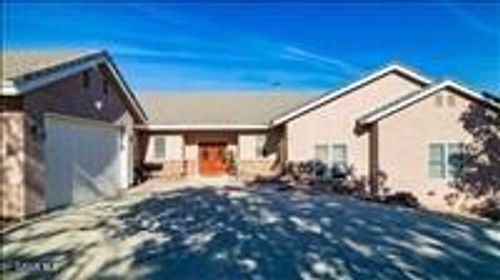 29400 Stallion Springs Dr, Tehachapi, CA, 93561-5276 | Card Image