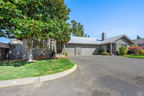 437 University St, Healdsburg, CA, 95448-3925 | Card Image