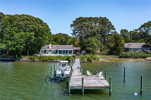 325 Deep Water Dr, White Stone, VA, 22578-2811 | Card Image