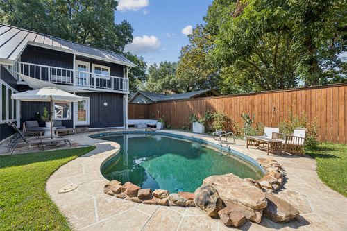 9427 Hobart St, Dallas, TX, 75218-2718 | Card Image