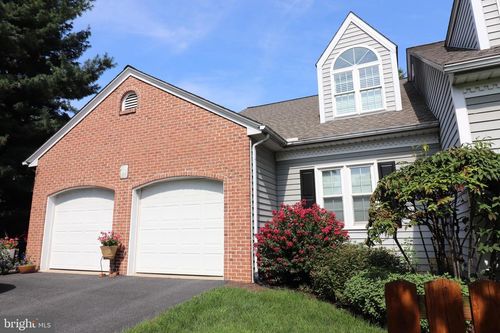 3247 Oakglen Ct, LANCASTER, PA, 17601-1340 | Card Image