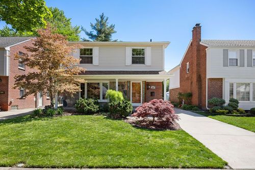 210 Robindale Ave, Dearborn, MI, 48128-1586 | Card Image