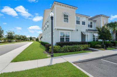 1580 Carey Palm Circle, Townhouse with 5 bedrooms, 4 bathrooms and null parking in Kissimmee FL | Image 2