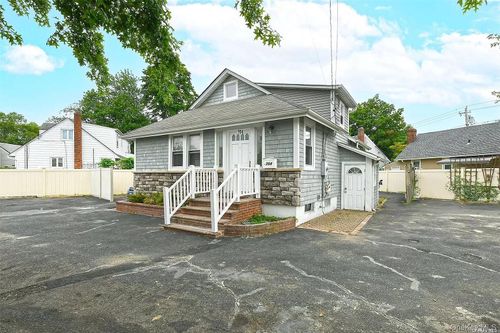 704 Newbridge Rd, N Bellmore, NY, 11710-1616 | Card Image