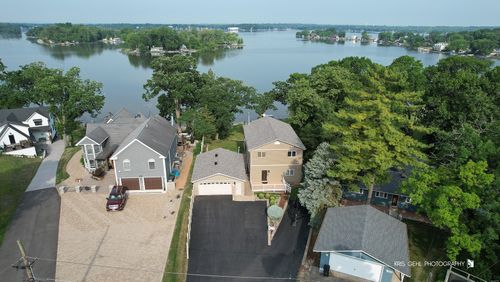 536 Circle Dr, Fox Lake, IL, 60020-1903 | Card Image