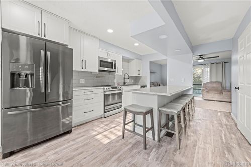 10-2636 Keewahdin Rd Road, Fort Gratiot Charter Township, MI, 48059 | Card Image