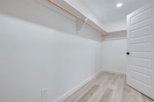 Primary Closet | Image 17