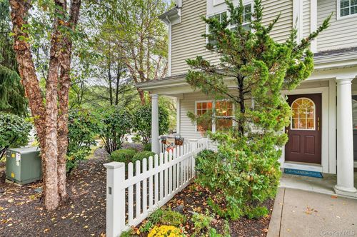 111 Viewpoint Ter, Peekskill, NY, 10566-6202 | Card Image