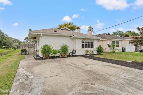 1093 Hibiscus St, Atlantic Beach, FL, 32233-2651 | Card Image