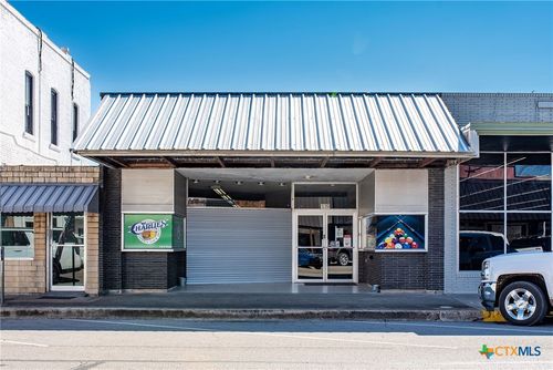 119 E Main St, Edna, TX, 77957-2826 | Card Image