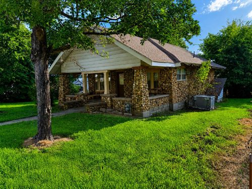 203 N Walnut St, Anderson, MO, 64831-1591 | Card Image