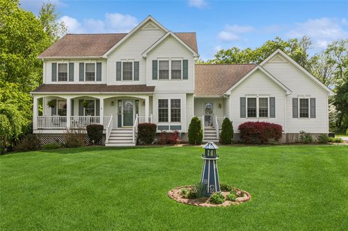 15 Evergreen Dr, Wappingers Falls, NY, 12590-3200 | Card Image