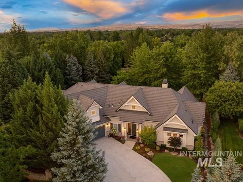378 W Rivermont Ln, Eagle, ID, 83616-5784 | Card Image