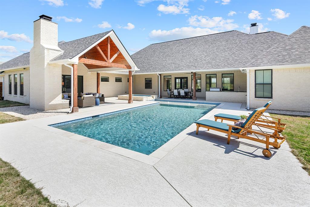 Rain Meadow Dr, College Station, TX 77845