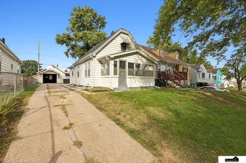 6230 S 36th Ave, Omaha, NE, 68107-3824 | Card Image