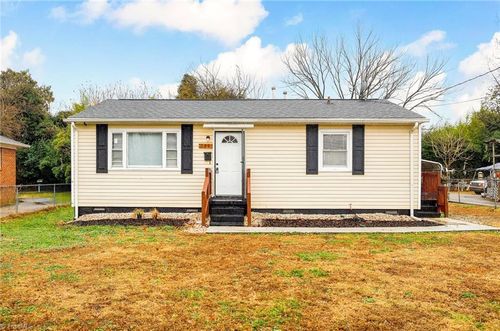 922 Llano Pl, Greensboro, NC, 27401-4257 | Card Image