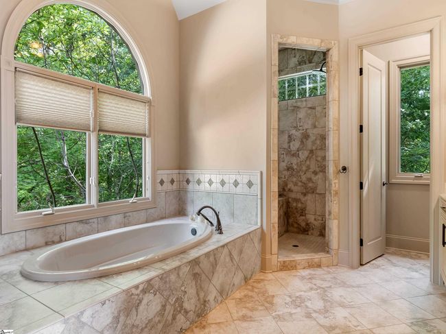 114 High Rock Ridge Dr, House other with 5 bedrooms, 6 bathrooms and 2 parking in Landrum SC | Image 16