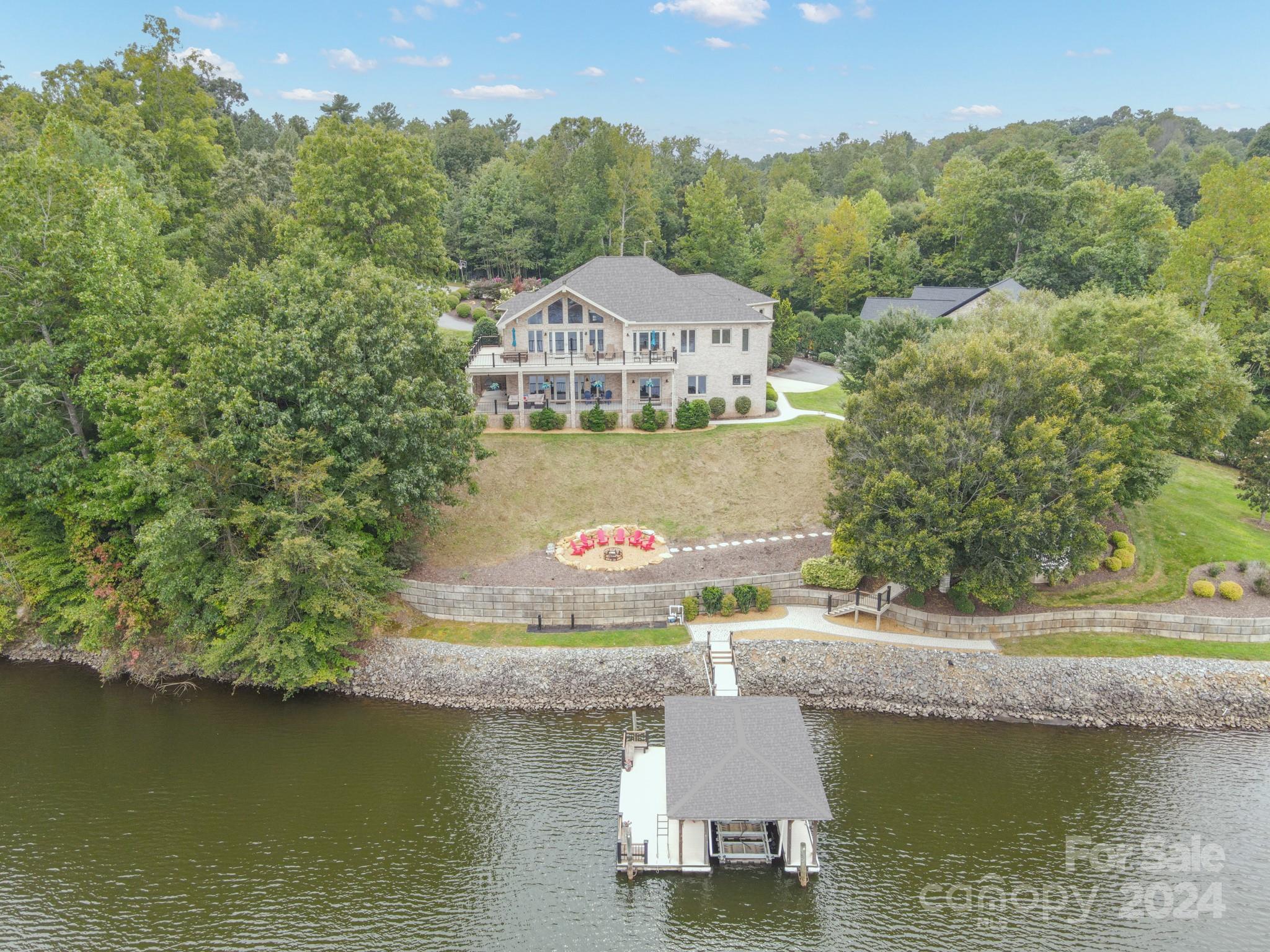 Riviera Run Estates Dr, Hickory, NC 28601