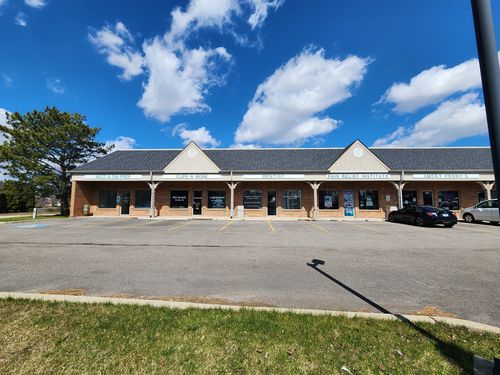 b-2450 Grass Lake Rd, Lindenhurst, IL, 60046-5607 | Card Image