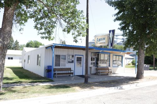 210 6th Ave, Edgeley, ND, 58433-7101 | Card Image