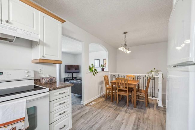164 Maunsell Close Ne, Home with 2 bedrooms, 2 bathrooms and null parking in Calgary AB | Image 4