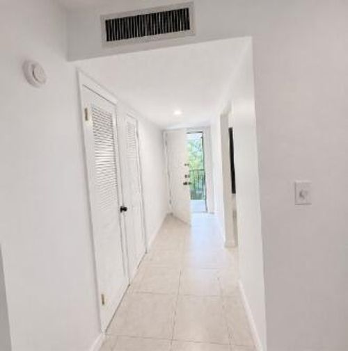 401-3280 Spanish Moss Terrace, Lauderhill, FL, 33319 | Card Image