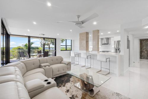 b1c-5480 N Ocean Dr, Riviera Beach, FL, 33404-2517 | Card Image