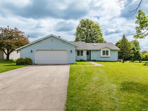 1704 N Thorn Tree Rd, Muncie, IN, 47304-9629 | Card Image