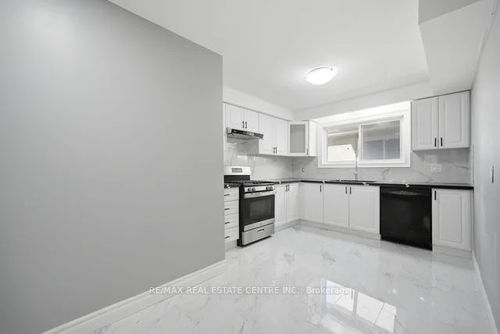 53 Farmhill Crt, Scarborough, ON, M1B2M1 | Card Image