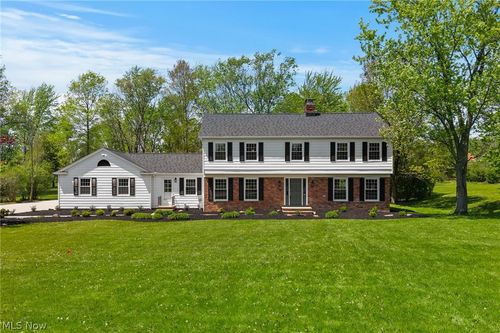 2560 Snowberry Ln, Pepper Pike, OH, 44124-4323 | Card Image