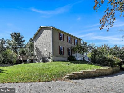 2548 Wynonah Drive, House other with 3 bedrooms, 3 bathrooms and null parking in AUBURN PA | Image 2